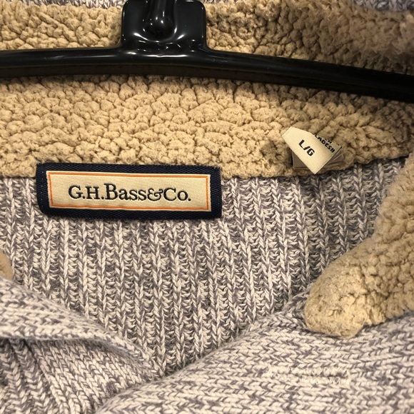 G.H Bass&Co. Men’s Sweater - Picture 3 of 4